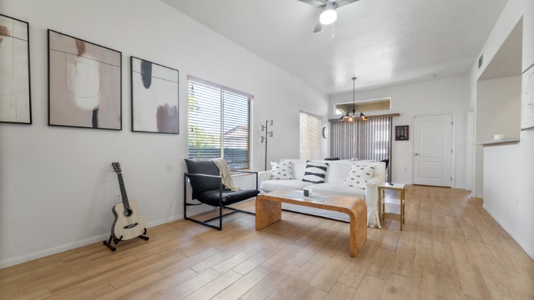 NW Condo in Cliff Shadows Community Pebbles Franco Top Tier Realty